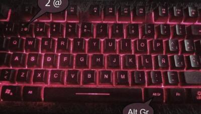 Cómo hacer el arroba (@) en teclado de laptop y PC